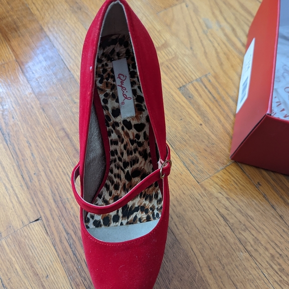 Red suede platform heels worn one time - Picture 3 of 3